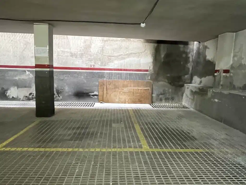 Compra venta y alquiler de pisos. Dos plazas de parking juntas en Hospitalet de Llobregat